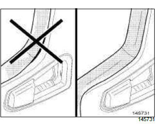 Renault Clio. Front seatback trim: Removal - Refitting