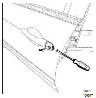 Renault Clio. Front side door lock