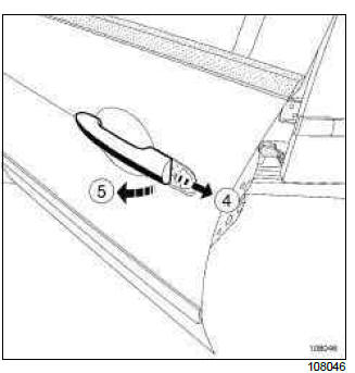 Renault Clio. Exterior door handle: Removal - Refitting