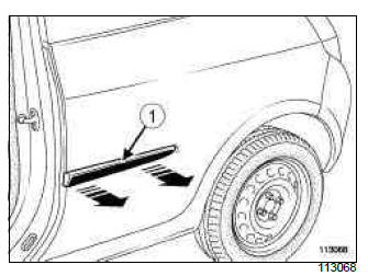 Renault Clio. Rear side door protective strip: Removal - Refitting