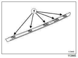 Renault Clio. Roof protection strip: Removal - Refitting