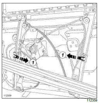 Renault Clio. Front side door sliding window: Removal - Refitting