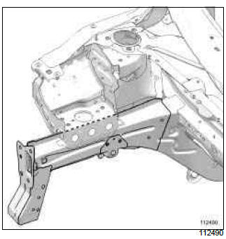 Renault Clio. Front side member