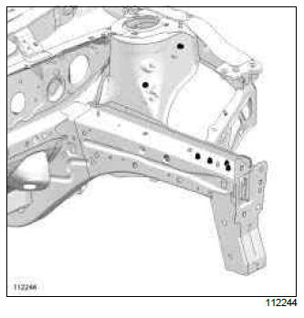 Renault Clio. Front wheel arch