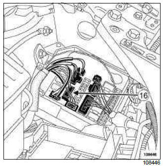 Renault Clio. Fuel flow: Check