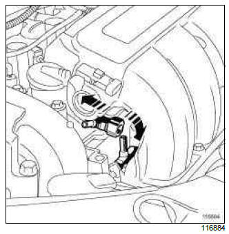 Renault Clio. Fuel flow: Check