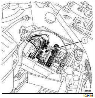 Renault Clio. Fuel flow: Check