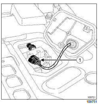 Renault Clio. Fuel tank: Removal - Refitting