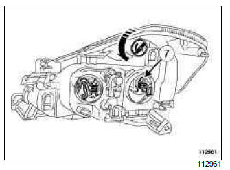 Renault Clio. Headlight bulb: Removal - Refitting