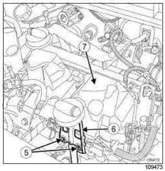 Renault Clio. High pressure pump: Removal - Refitting