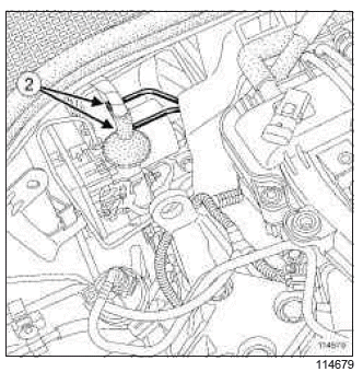 Renault Clio. Hydraulic unit - master cylinder brake pipe: Removal - Refitting