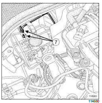 Renault Clio. Hydraulic unit - underbody union brake pipe: Removal - Refitting