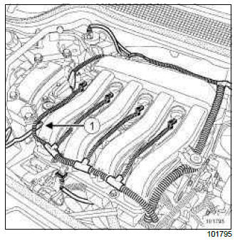 Renault Clio. Injector rail - Injectors: Removal - Refitting