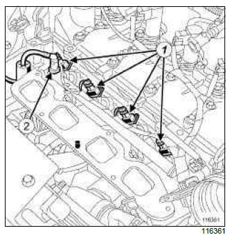 Renault Clio. Injector rail - Injectors: Removal - Refitting