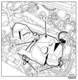 Renault Clio. Injector rail: Removal - Refitting