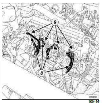 Renault Clio. Injector rail: Removal - Refitting