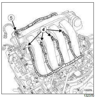 Renault Clio. Inlet distributor: Removal - Refitting