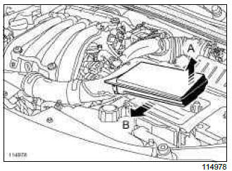 Renault Clio. Inlet distributor: Removal - Refitting