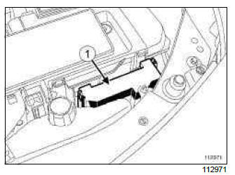 Renault Clio. Inlet distributor: Removal - Refitting