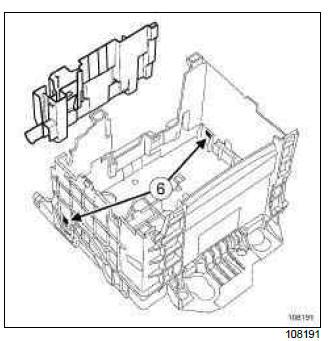 Renault Clio. Inlet distributor: Removal - Refitting