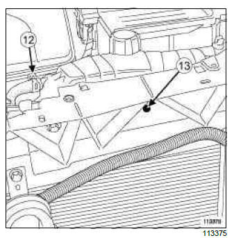 Renault Clio. Inlet distributor: Removal - Refitting