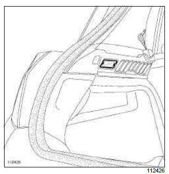 Renault Clio. Luggage compartment light: Removal - Refitting