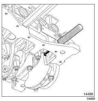 Renault Clio. Timing belt: Removal - Refitting