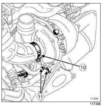 Renault Clio. Cylinder head: Removal - Refitting