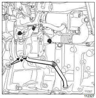 Renault Clio. Cylinder head: Removal - Refitting