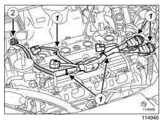 Renault Clio. Rocker cover: Removal - Refitting