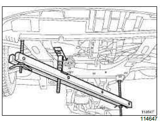 Renault Clio. Brake servo
