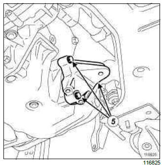 Renault Clio. Lower engine tie-bar: Removal - Refitting