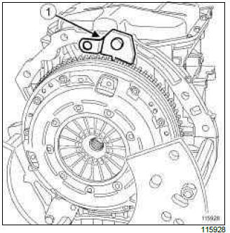 Renault Clio. Cylinder head: Removal - Refitting