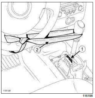 Renault Clio. Manual gear control: Adjustment