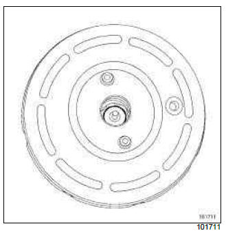 Renault Clio. Master cylinder