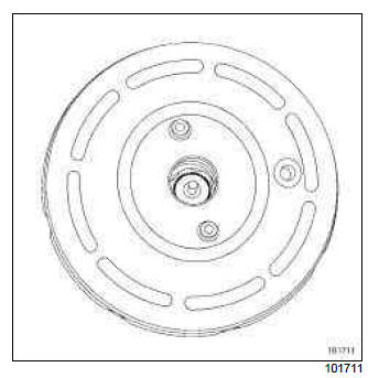 Renault Clio. Master cylinder