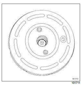 Renault Clio. Master cylinder