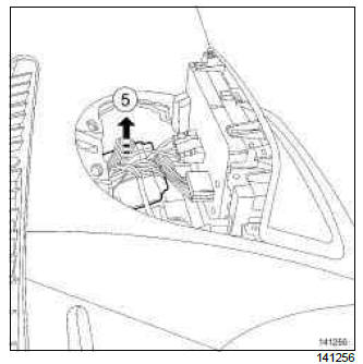 Renault Clio. Navigation computer: Removal - Refitting