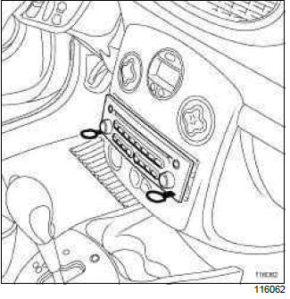 Renault Clio. Navigation: List and location of components