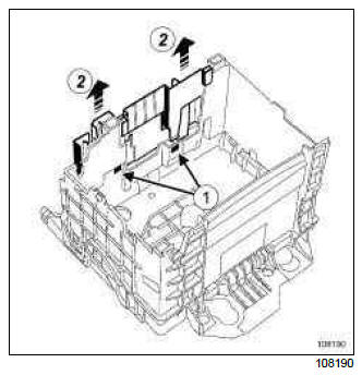 Renault Clio. Bonnet release control: Removal - Refitting