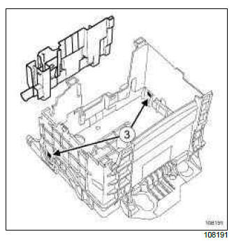 Renault Clio. Bonnet release control: Removal - Refitting