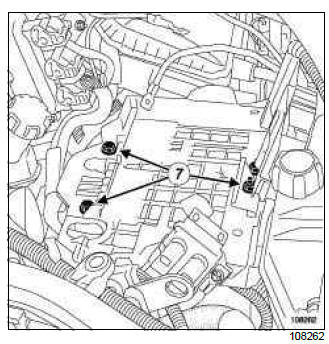 Renault Clio. Bonnet release control: Removal - Refitting