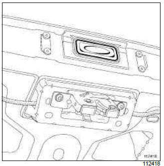 Renault Clio. Tailgate opening switch: Removal - Refitting