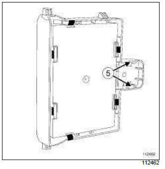 Renault Clio. UCH: Removal - Refitting
