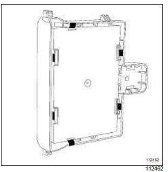 Renault Clio. UCH: Removal - Refitting