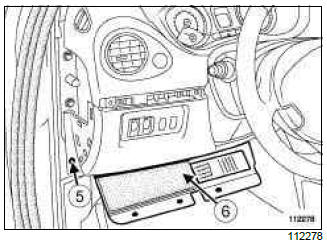 Renault Clio. UCH: Removal - Refitting
