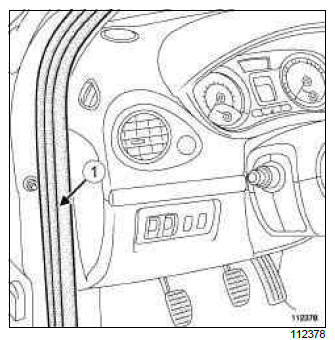 Renault Clio. Passenger compartment fan assembly control unit: Removal - Refitting