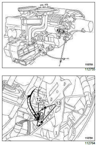 Renault Clio. Passenger compartment fan assembly control unit: Removal - Refitting