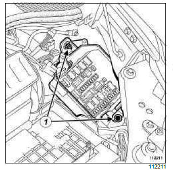 Renault Clio. Pump assembly: Removal - Refitting