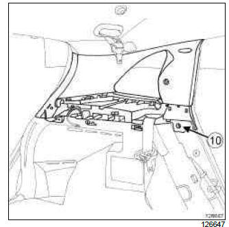 Renault Clio. Quarter panel trim: Removal - Refitting